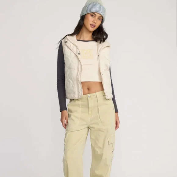 Billabong Ciff Quilted Vest - NWT - Picture 5 of 9